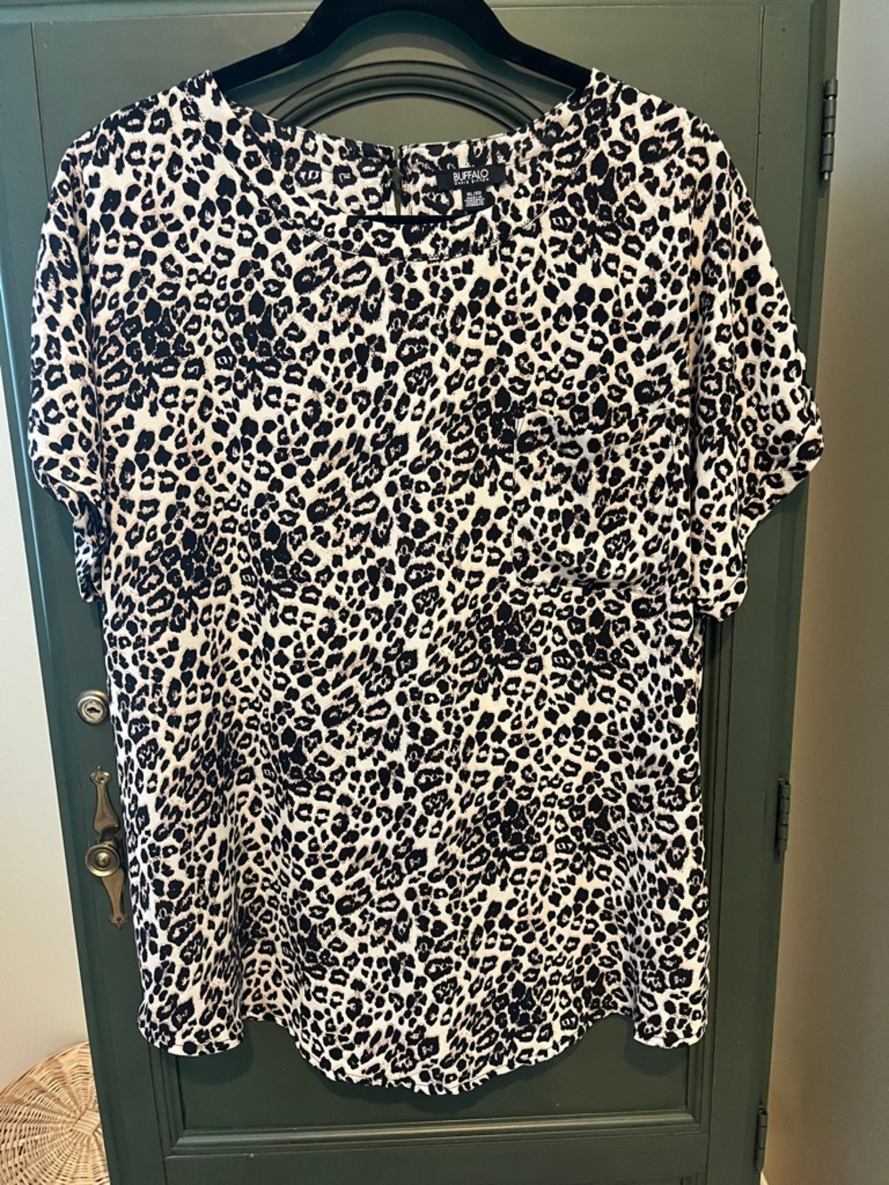 Buffalo David Bitton Black and White Leopard Print Top